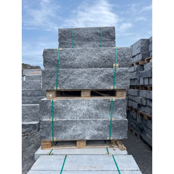 40x40cm Larvikitt-blokk STBE granitt støttemur 1.sortering