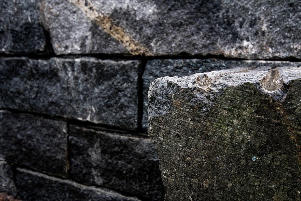 60x60cm blokk i Larvikitt granitt støttemur